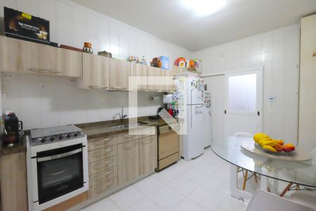 Casa à venda com 227m², 3 quartos e 2 vagasCozinha