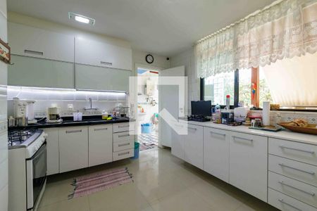 Apartamento à venda com 190m², 2 quartos e 2 vagasCozinha