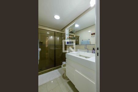 Apartamento à venda com 190m², 2 quartos e 2 vagasBanheiro Suíte