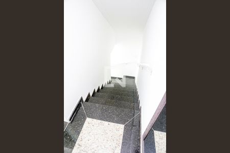 Apartamento à venda com 96m², 2 quartos e 2 vagasEscada