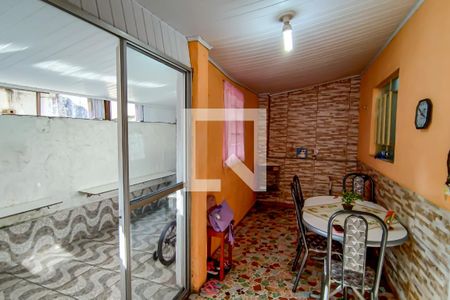 Casa à venda com 240m², 3 quartos e sem vagaarea de serviço