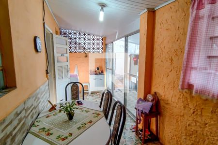 Casa à venda com 240m², 3 quartos e sem vagaarea de serviço