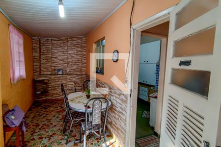 Casa à venda com 240m², 3 quartos e sem vagaarea de serviço