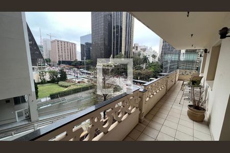 Apartamento à venda com 170m², 3 quartos e 2 vagasVaranda