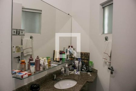 Casa de condomínio para alugar com 200m², 4 quartos e 4 vagas Casa de condomínio para alugar com 200m², 4 quartos e 4 vagasBanheiro do Quarto 2