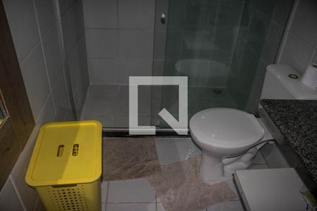 Casa de condomínio para alugar com 200m², 4 quartos e 4 vagas Casa de condomínio para alugar com 200m², 4 quartos e 4 vagasBanheiro