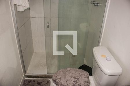 Casa de condomínio para alugar com 200m², 4 quartos e 4 vagas Casa de condomínio para alugar com 200m², 4 quartos e 4 vagasBanheiro do Quarto 2