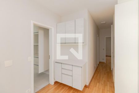 Apartamento à venda com 180m², 4 quartos e 2 vagas Apartamento à venda com 180m², 4 quartos e 2 vagasQuarto 1