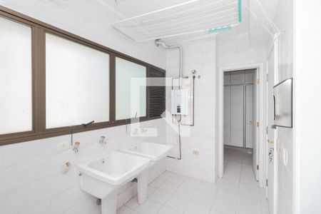 Apartamento à venda com 180m², 4 quartos e 2 vagas Apartamento à venda com 180m², 4 quartos e 2 vagasÁrea de Serviço