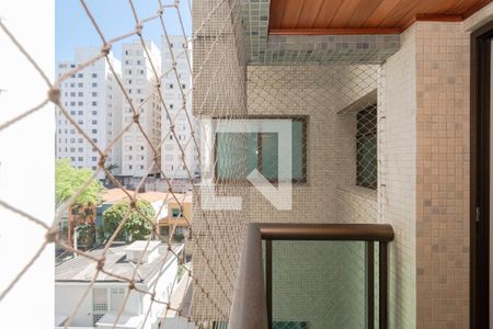 Apartamento à venda com 180m², 4 quartos e 2 vagas Apartamento à venda com 180m², 4 quartos e 2 vagasSacada