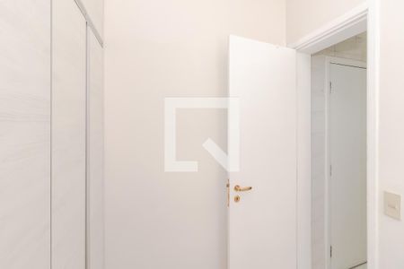 Apartamento à venda com 180m², 4 quartos e 2 vagas Apartamento à venda com 180m², 4 quartos e 2 vagasQuarto de Serviço