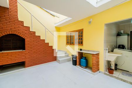 Casa à venda com 338m², 3 quartos e 2 vagasQuintal