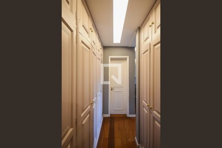 Apartamento à venda com 178m², 3 quartos e 3 vagas Apartamento à venda com 178m², 3 quartos e 3 vagasArmário da suíte 3