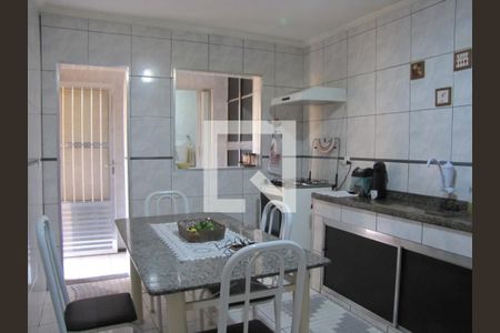 Casa à venda com 176m², 3 quartos e 3 vagasCozinha