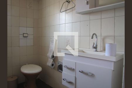 Casa à venda com 176m², 3 quartos e 3 vagasCasa 2 - Banheiro