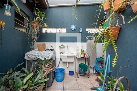Casa à venda com 300m², 5 quartos e 3 vagas Casa à venda com 300m², 5 quartos e 3 vagasÁrea de Serviço