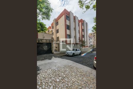 Apartamento à venda com 80m², 3 quartos e 1 vaga Apartamento à venda com 80m², 3 quartos e 1 vagaFachada