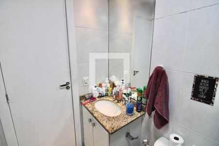Apartamento à venda com 180m², 3 quartos e 2 vagas Apartamento à venda com 180m², 3 quartos e 2 vagasBanheiro da Suíte