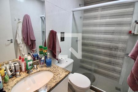 Apartamento à venda com 180m², 3 quartos e 2 vagas Apartamento à venda com 180m², 3 quartos e 2 vagasBanheiro da Suíte