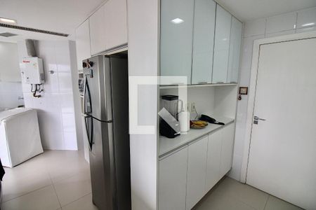 Apartamento à venda com 180m², 3 quartos e 2 vagas Apartamento à venda com 180m², 3 quartos e 2 vagasCozinha