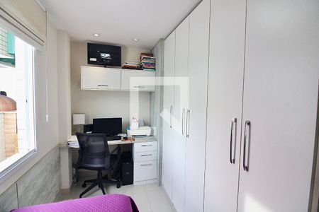Apartamento à venda com 180m², 3 quartos e 2 vagas Apartamento à venda com 180m², 3 quartos e 2 vagasQuarto