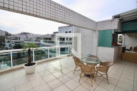 Apartamento à venda com 180m², 3 quartos e 2 vagas Apartamento à venda com 180m², 3 quartos e 2 vagasCobertura