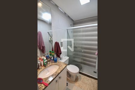 Apartamento à venda com 180m², 3 quartos e 2 vagas Apartamento à venda com 180m², 3 quartos e 2 vagasBanheiro da Suíte