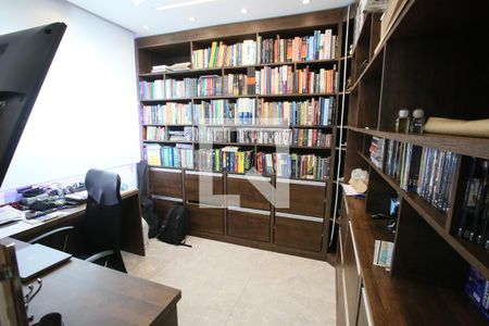 Apartamento à venda com 204m², 5 quartos e 2 vagas Apartamento à venda com 204m², 5 quartos e 2 vagasQuarto 4