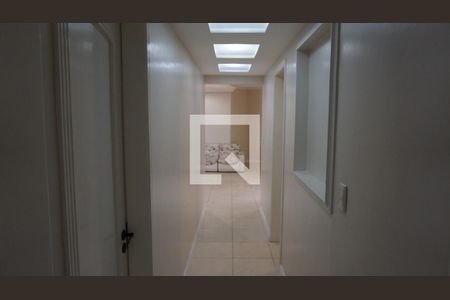 Casa à venda com 300m², 3 quartos e 2 vagasCorredor