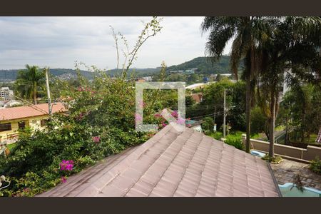 Casa à venda com 300m², 3 quartos e 2 vagasCozinha e Área de Serviço