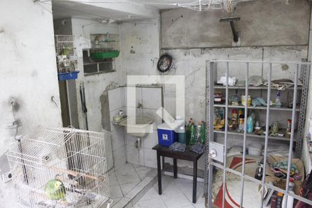 Casa à venda com 150m², 2 quartos e 2 vagasFundos