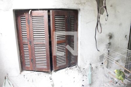 Casa à venda com 150m², 2 quartos e 2 vagasFundos