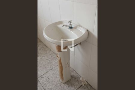 Casa à venda com 250m², 2 quartos e 2 vagas Casa à venda com 250m², 2 quartos e 2 vagasBanheiro