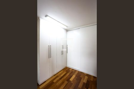 Casa à venda com 280m², 3 quartos e 3 vagas Casa à venda com 280m², 3 quartos e 3 vagasCloset da suíte 3