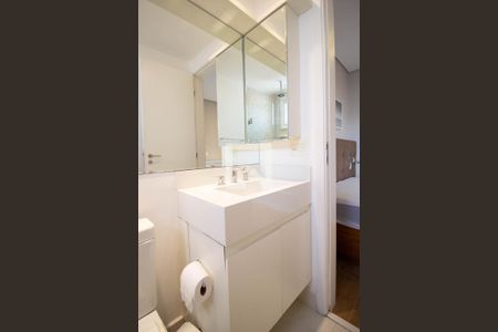 Apartamento à venda com 68m², 2 quartos e 2 vagas Apartamento à venda com 68m², 2 quartos e 2 vagasBanheiro da Suíte
