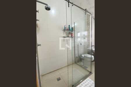Casa de condomínio à venda com 700m², 5 quartos e 5 vagasBanheiro da Suíte 1