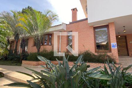 Casa de condomínio à venda com 700m², 5 quartos e 5 vagasFachada