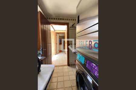 Casa de condomínio à venda com 700m², 5 quartos e 5 vagasÁrea de Serviço