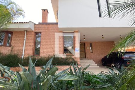 Casa de condomínio à venda com 700m², 5 quartos e 5 vagasFachada