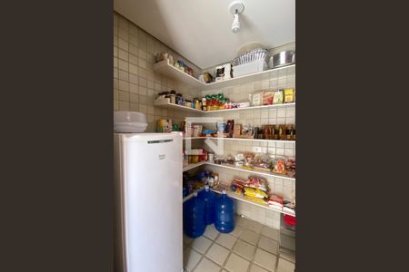 Casa de condomínio à venda com 700m², 5 quartos e 5 vagasDespensa