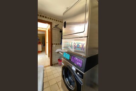 Casa de condomínio à venda com 700m², 5 quartos e 5 vagasÁrea de Serviço