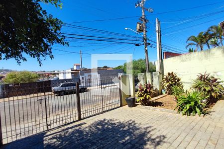 Casa à venda com 165m², 5 quartos e 2 vagasGaragem - Quintal