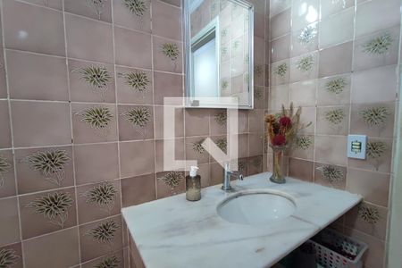 Casa à venda com 165m², 5 quartos e 2 vagasBanheiro Social