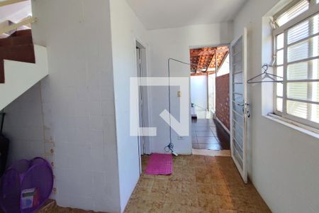 Casa à venda com 165m², 5 quartos e 2 vagasEdícula - Sala