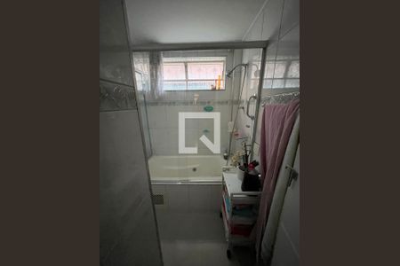 Apartamento à venda com 72m², 2 quartos e sem vaga Apartamento à venda com 72m², 2 quartos e sem vagaBanheiro