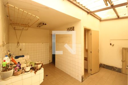 Casa à venda com 295m², 3 quartos e 2 vagasÁrea de serviço