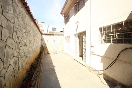 Casa à venda com 295m², 3 quartos e 2 vagasQuintal