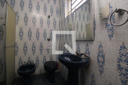 Casa à venda com 295m², 3 quartos e 2 vagasBanheiro