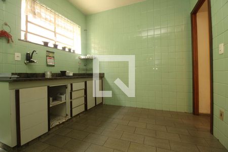 Casa à venda com 295m², 3 quartos e 2 vagasCozinha