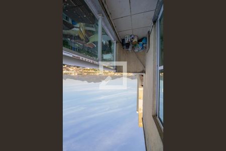 Apartamento à venda com 103m², 2 quartos e 2 vagas Apartamento à venda com 103m², 2 quartos e 2 vagasVaranda